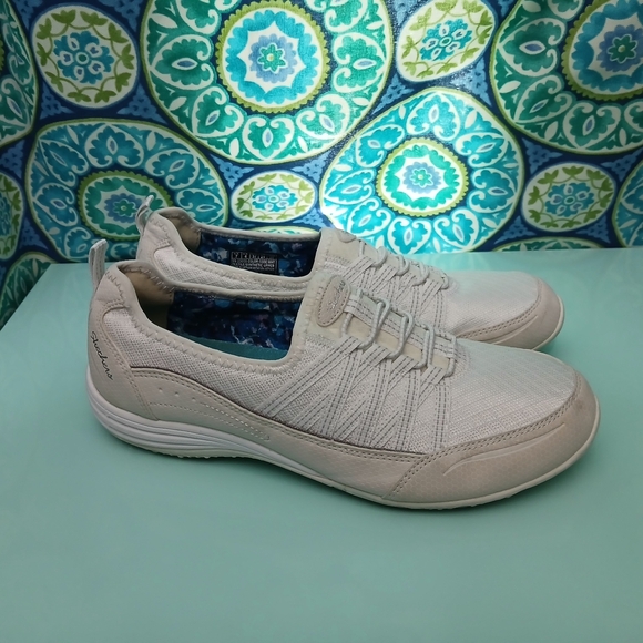 Skechers Women's White Casual Slip On Shoes - Picture 3 of 5